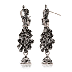 Sculptural Kathak‑Style Drops