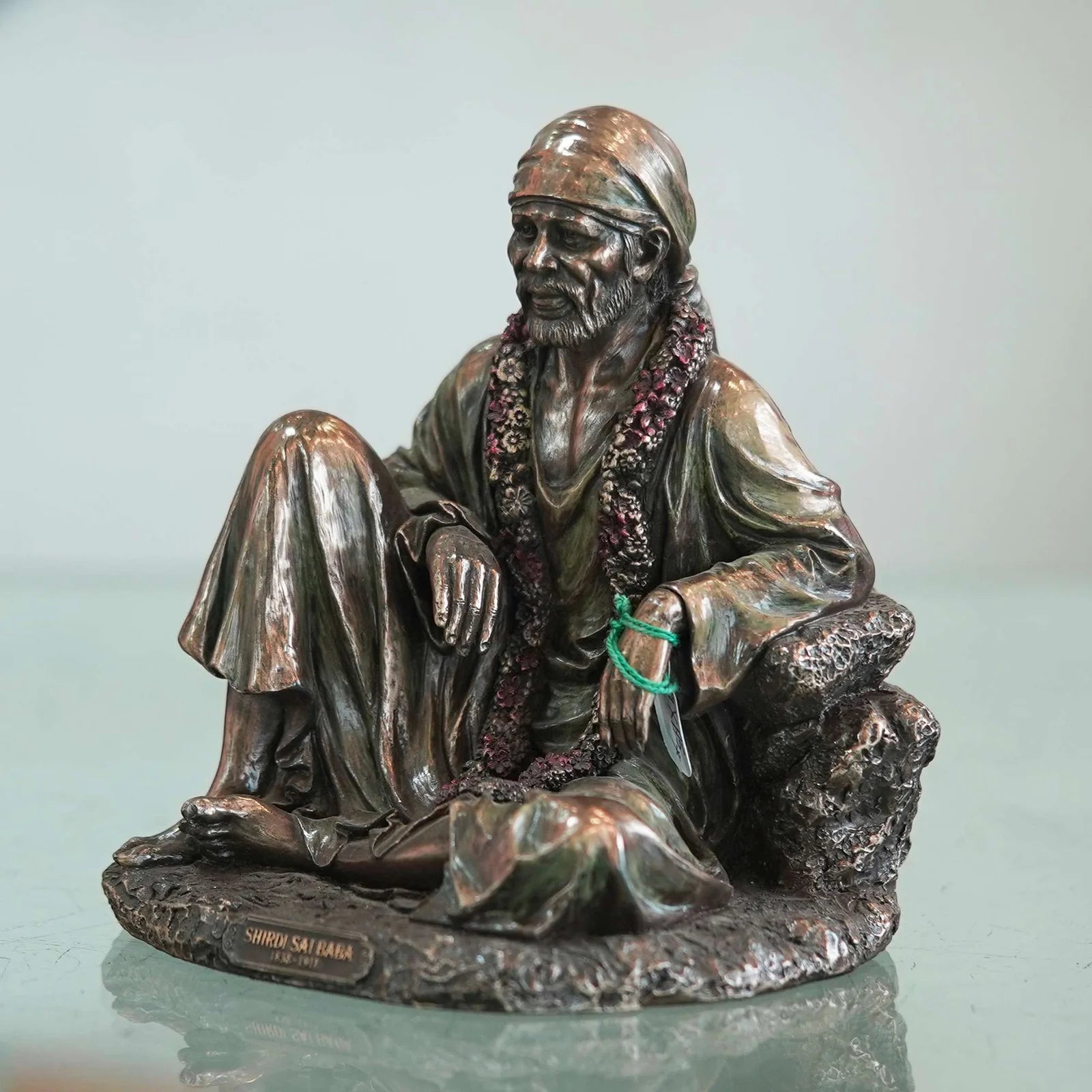 Serene and Spiritual Sai Baba Idol for Peace and Meditation - TN Creations